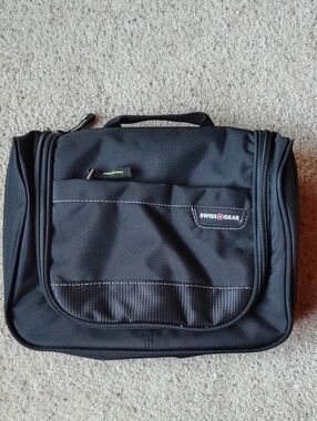 SwissGear Black Toiletry Kit with Carry Handle